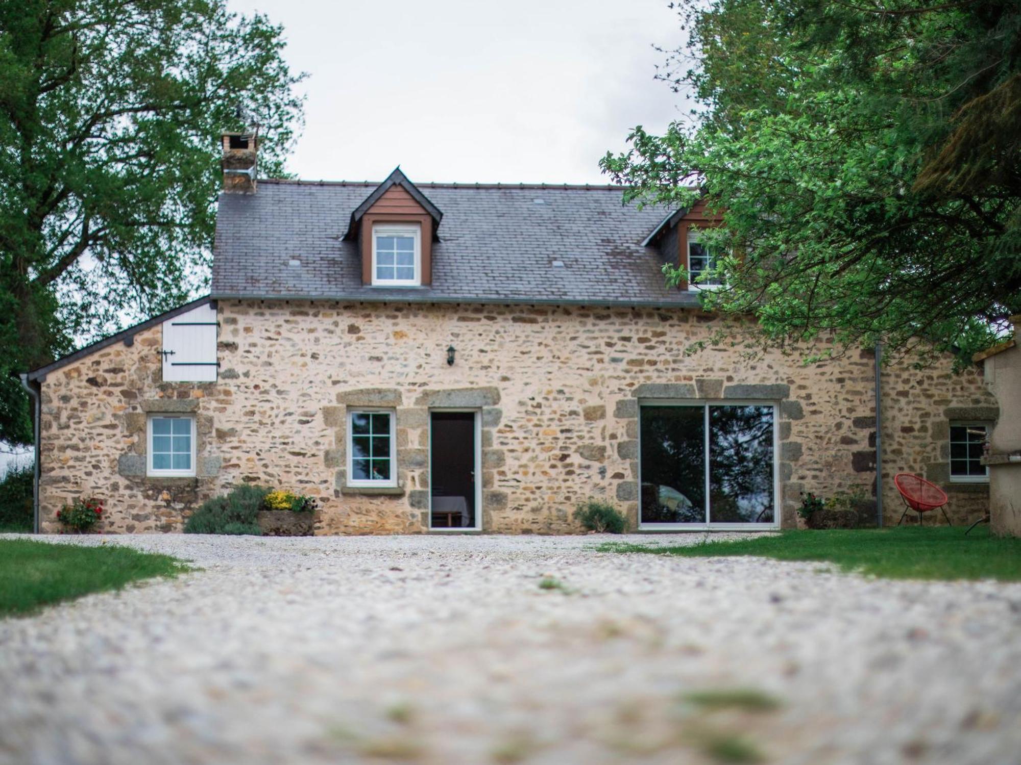 Gîte Saint-Léonard-des-Bois, 5 pièces, 7 personnes - FR-1-410-179 Extérieur photo